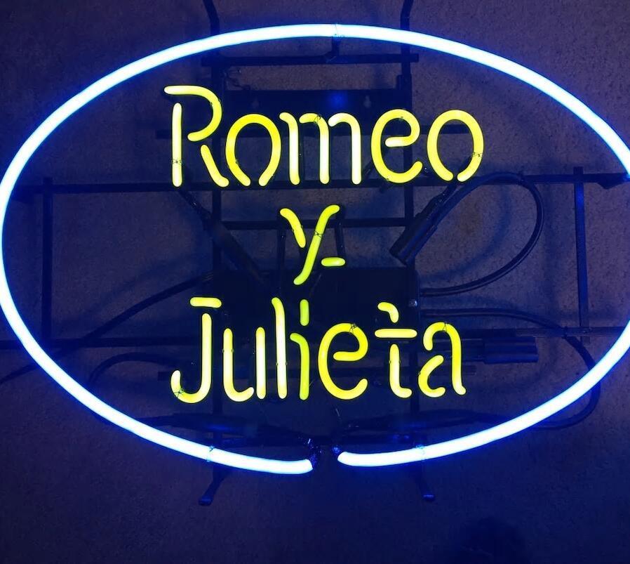 Custom Romeo Julieta Cigar Neon Sign Real Neon Light Z1340