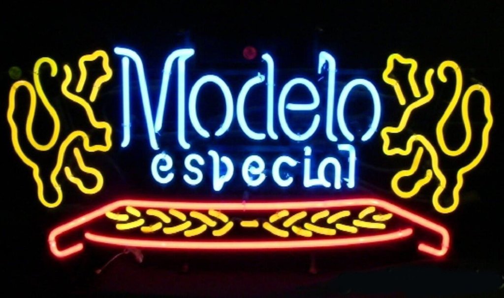 Custom Modelo Especial Neon Sign